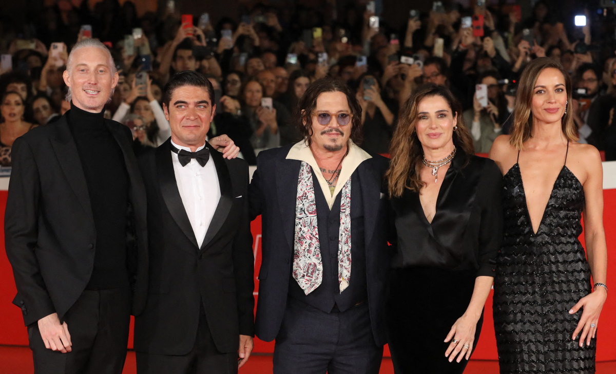 2024 Rome Film Festival: Η επιστροφή του Τζόνι Ντεπ στη σκηνοθεσία και ο γοητευτικός Μικέλε Μορόνε στο κόκκινο χαλί