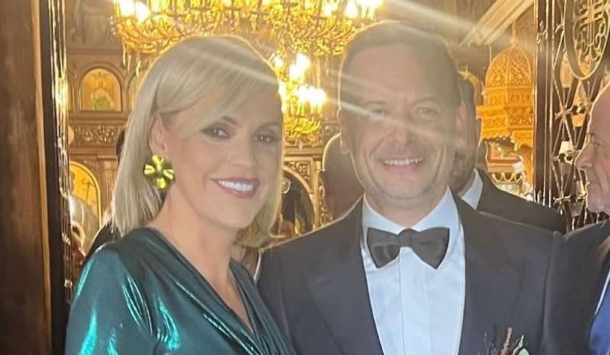 Σάσα Σταμάτη: Με εντυπωσιακό φόρεμα Celia Kritharioti στον γάμο του Χάρη Δούκα!