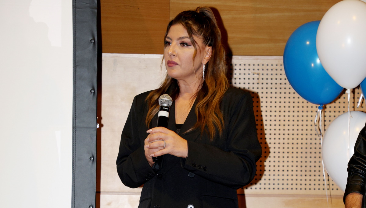 Έλενα Παπαρίζου: Ξέσπασε σε κλάματα όταν είδε τον πατέρα της σε βίντεο – Η συγκίνηση της Κατερίνας Καινούργιου