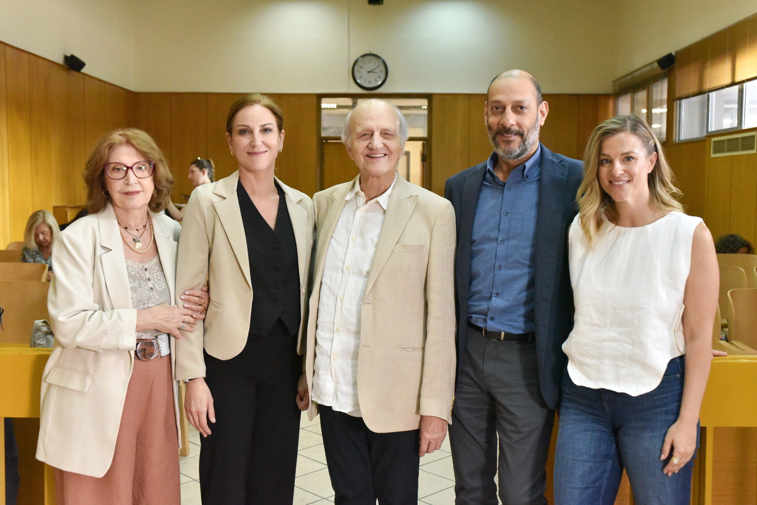 Η Σοφία Σεϊρλή, η Αννα Καλαϊτζίδου, ο Αλκης Παναγιωτίδης, ο Φιτνέλ Ταλαμπούκας και η Ιώβη Φραγκάτου.