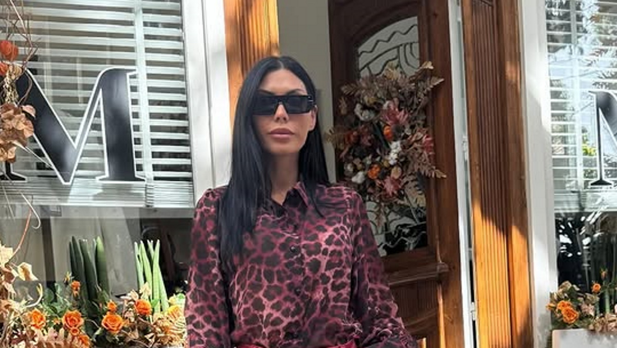 Ιωάννα Σρόιτερ: Φόρεσε το must παντελόνι του φθινοπώρου στο πιο αναπάντεχο χρώμα