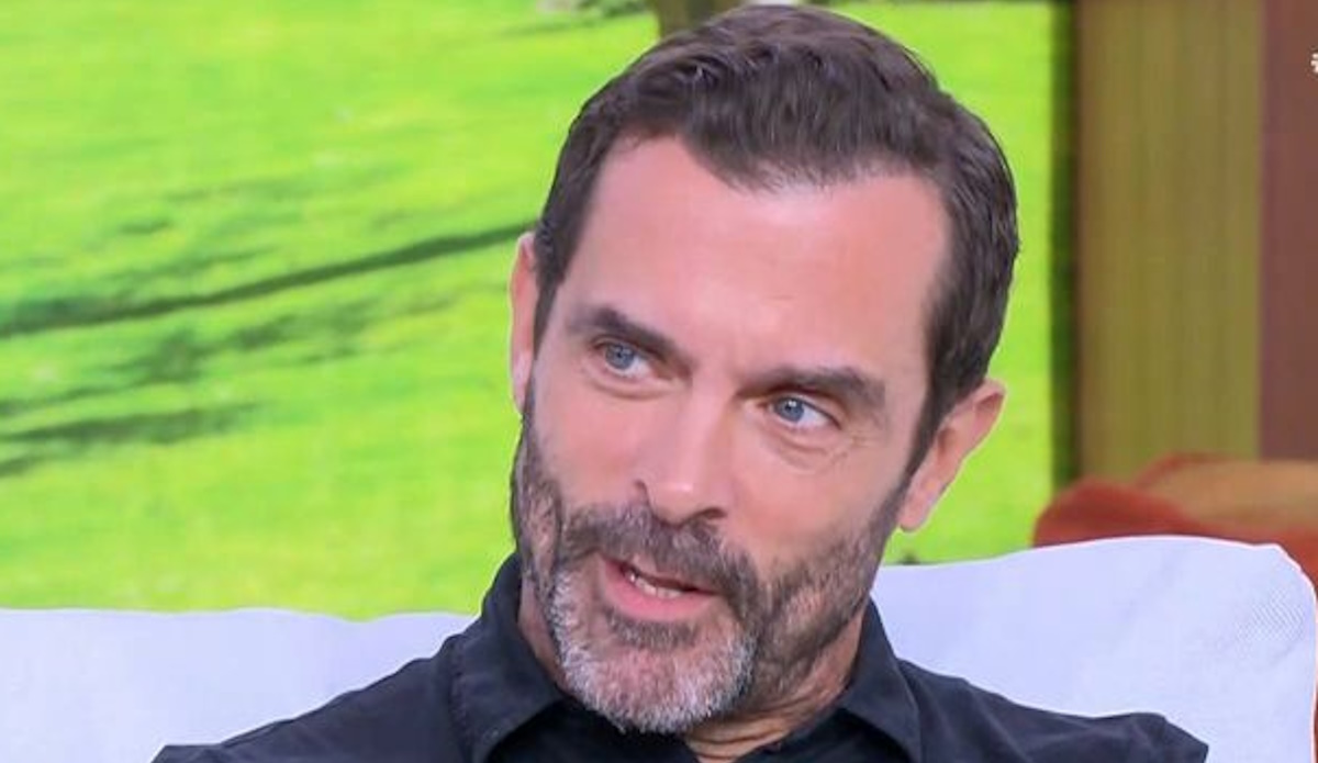 Κωνσταντίνος Μαρκουλάκης: Η έκπληξη που του έκανε η μητέρα του σε συνέντευξή του!