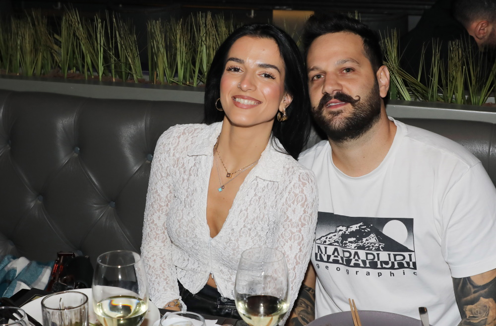 Ο Λευτέρης Μητσόπουλος με τη σύντροφό του Μαρία Τραγούδα.