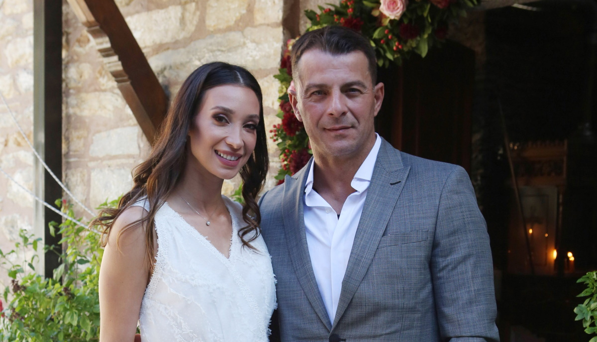 Γιώργος Αγγελόπουλος – Δήμητρα Βαμβακούση: Μοιράστηκαν τις πρώτες φωτογραφίες από τη βάφτιση της κόρη τους!