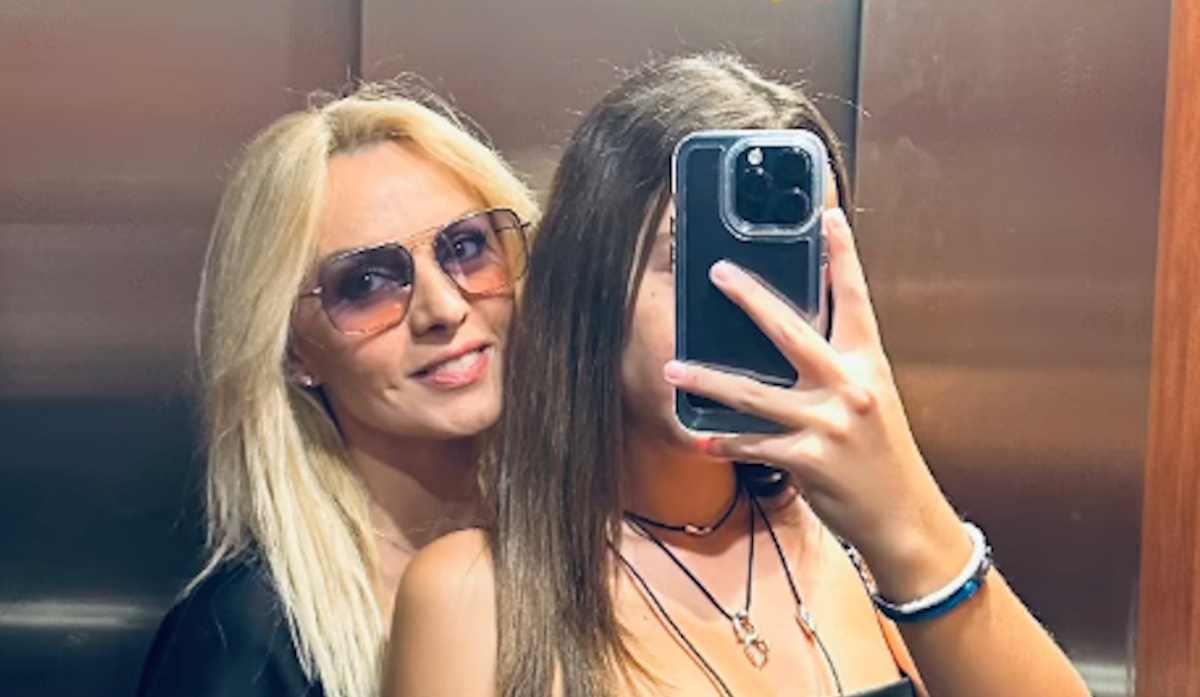 Πέγκυ Ζήνα: Οι τρυφερές ευχές στην κόρη της, Ηλέκτρα που έγινε 13 ετών