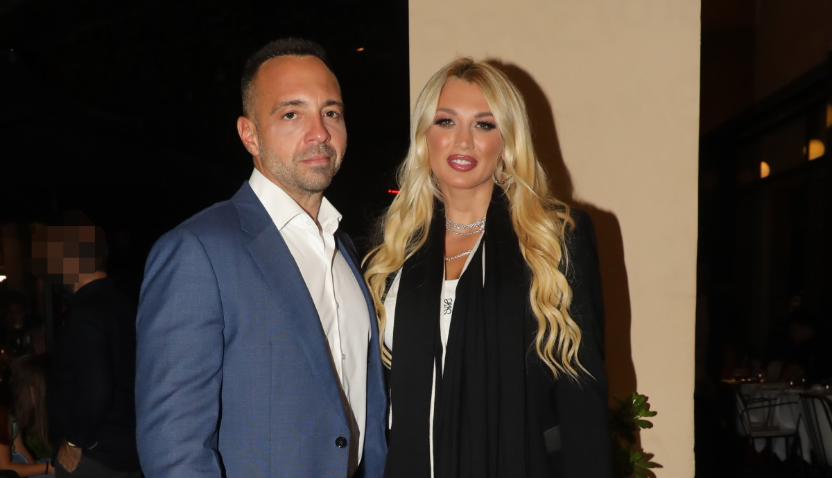 Κωνσταντίνα Σπυροπούλου: Με total Chanel look στην έξοδο με τον Βασίλη Σταθοκωστόπουλο