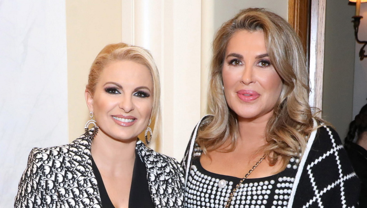 Μάγδα Τσέγκου: Με blazer φόρεμα Dior σε δείπνο το Σύνταγμα