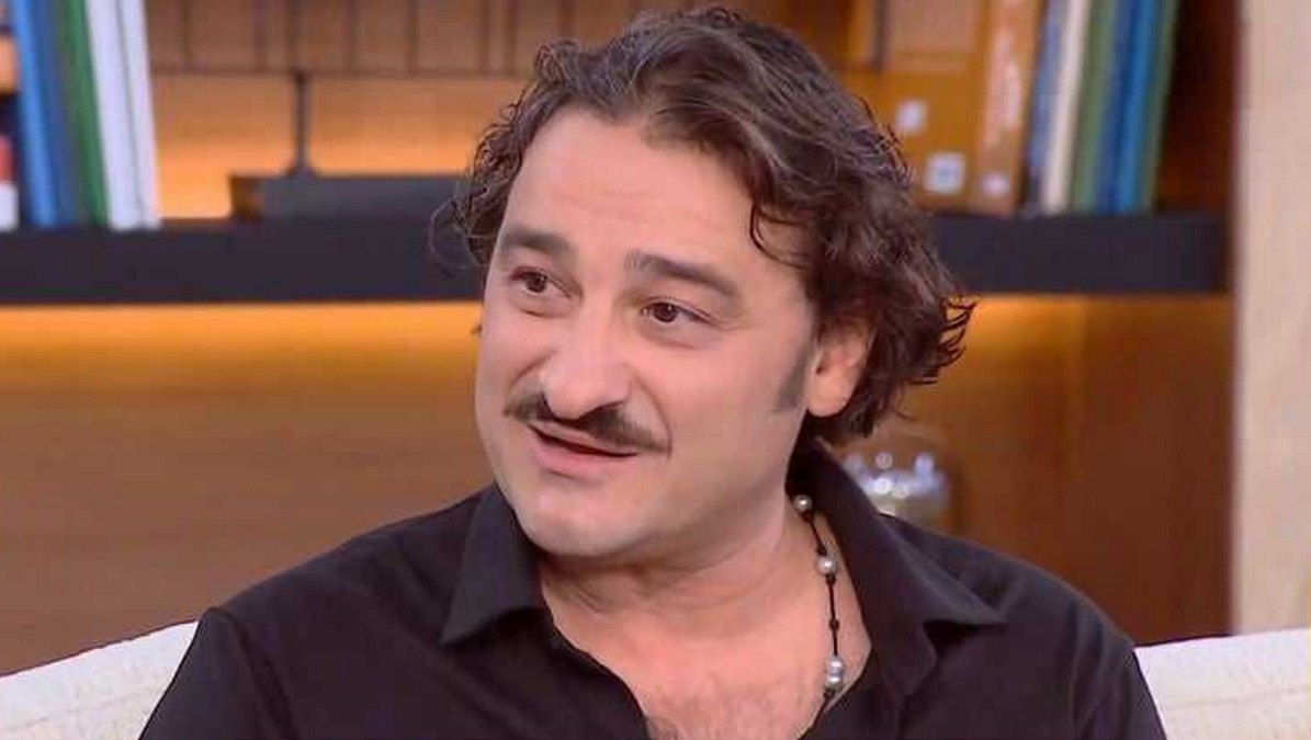 Βασίλης Χαραλαμπόπουλος: «Η αισθητική μας καθορίζει τη σάτιρα»