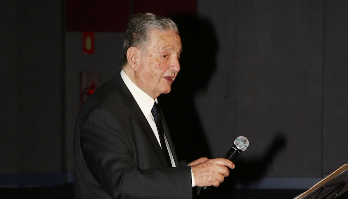 Πέθανε ο Αντώνης Καρατζόπουλος
