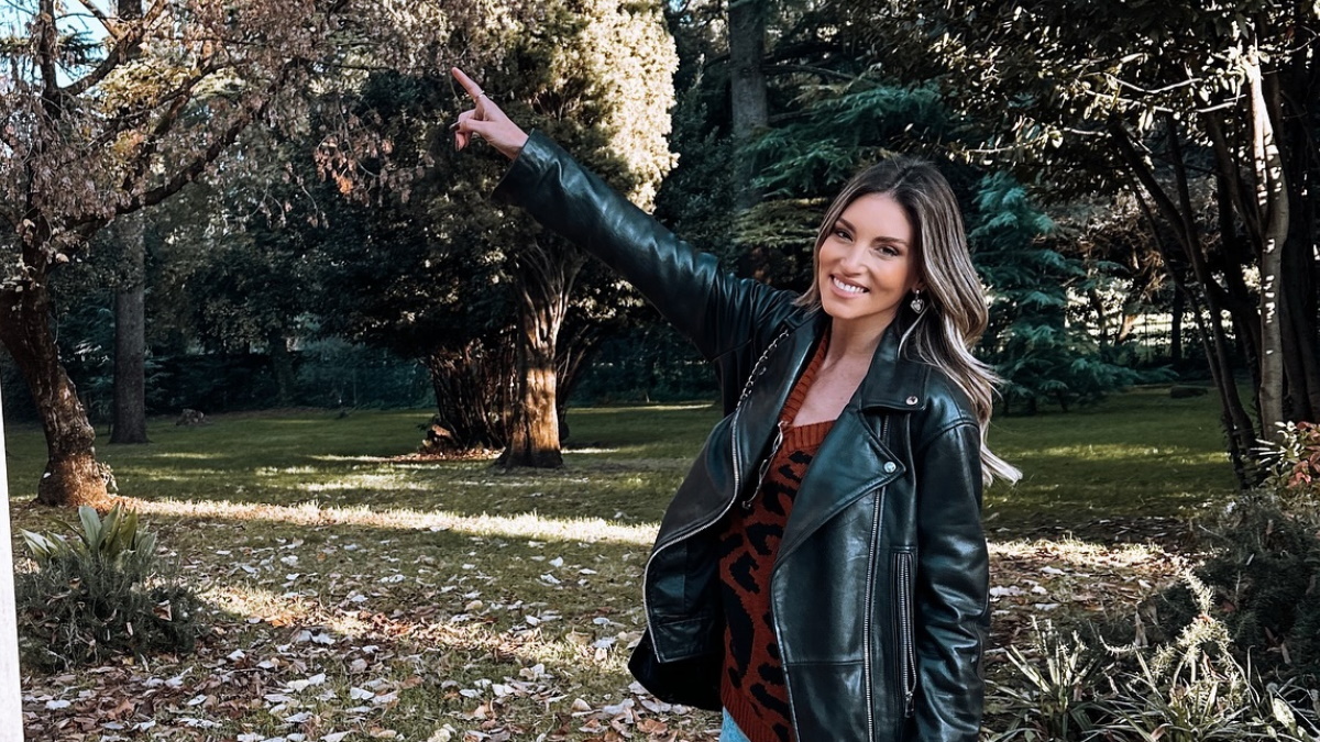 Αθηνά Οικονομάκου: To leather jacket που δεν αποχωρίστηκε στο ταξίδι της στην Ιταλία