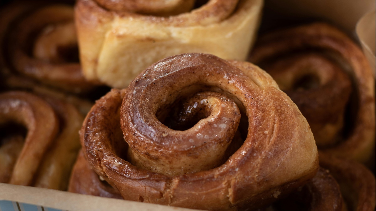 Η εύκολη συνταγή για σοκολατένια cinnamon rolls