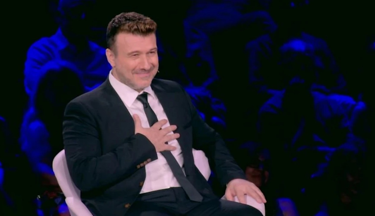Secret Song: Ο Γιάννης Πλούταρχος ήταν ο πρώτος καλεσμένος – Η συγκίνηση όταν είδε την κόρη και τη σύζυγό του