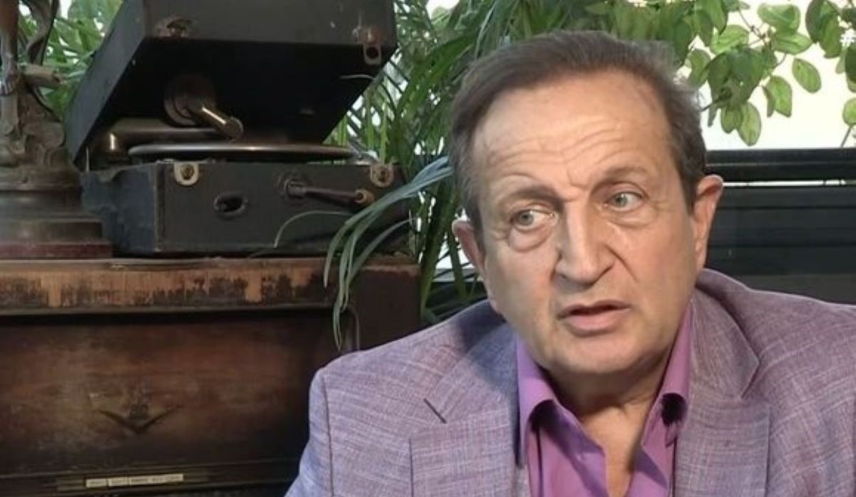 Σπύρος Μπιμπίλας: «Δεν μετανιώνω που είπα ότι μοιάζω με τον Μέγα Αλέξανδρο. Mε είχαν διαλέξει να παίξω τον ρόλο του»