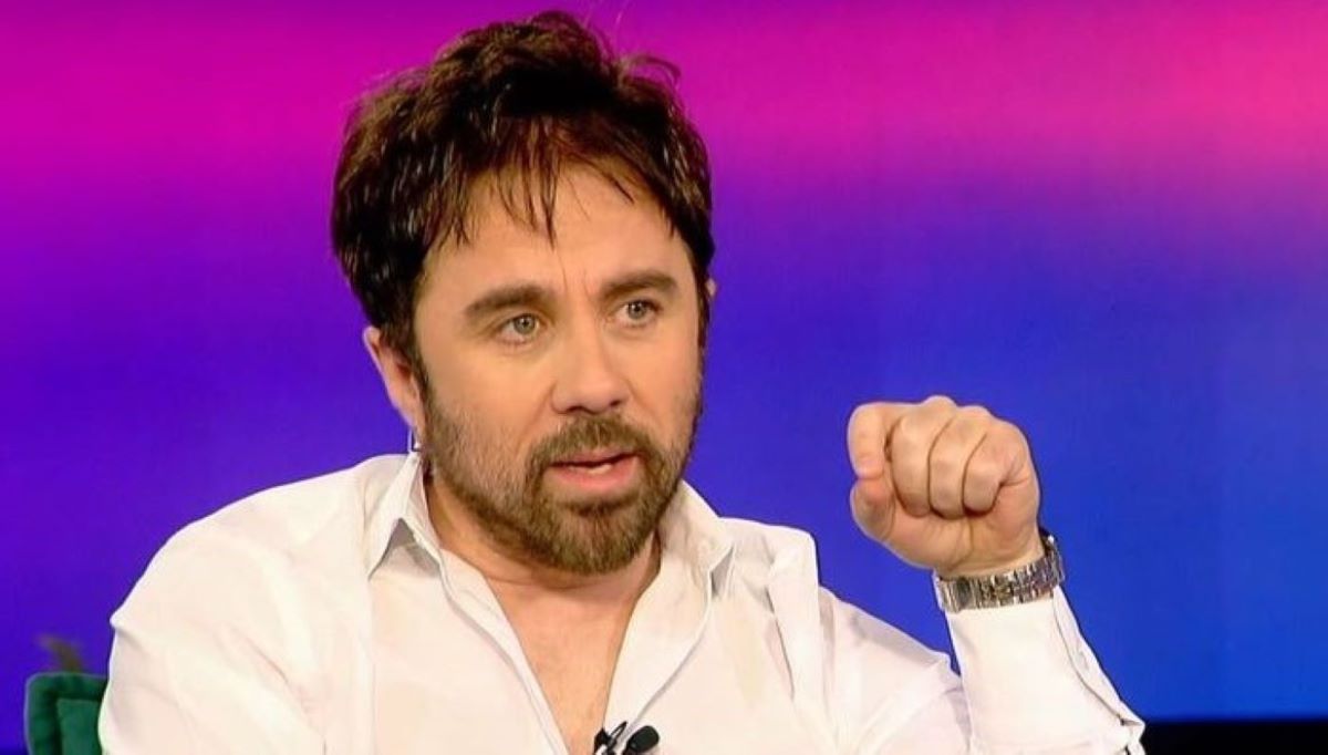 Θανάσης Τσαλταμπάσης: «Είναι κάποιες μέρες που νομίζω ότι είμαι ο Ράμπο του γάμου και μετά συνειδητοποιώ τι έκανε η Αγοραστή…»