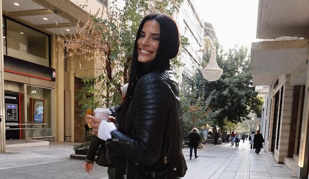 Χριστίνα Μπόμπα: Έφτιαξε γευστικά μελομακάρονα με τις κόρες της
