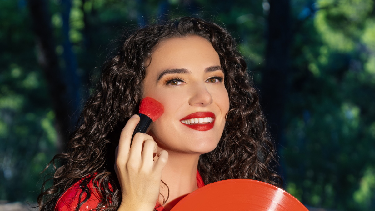 Φωτεινή Δάρρα: Έρχεται με το party edition και τραγούδια από το ’50 μέχρι το ’00