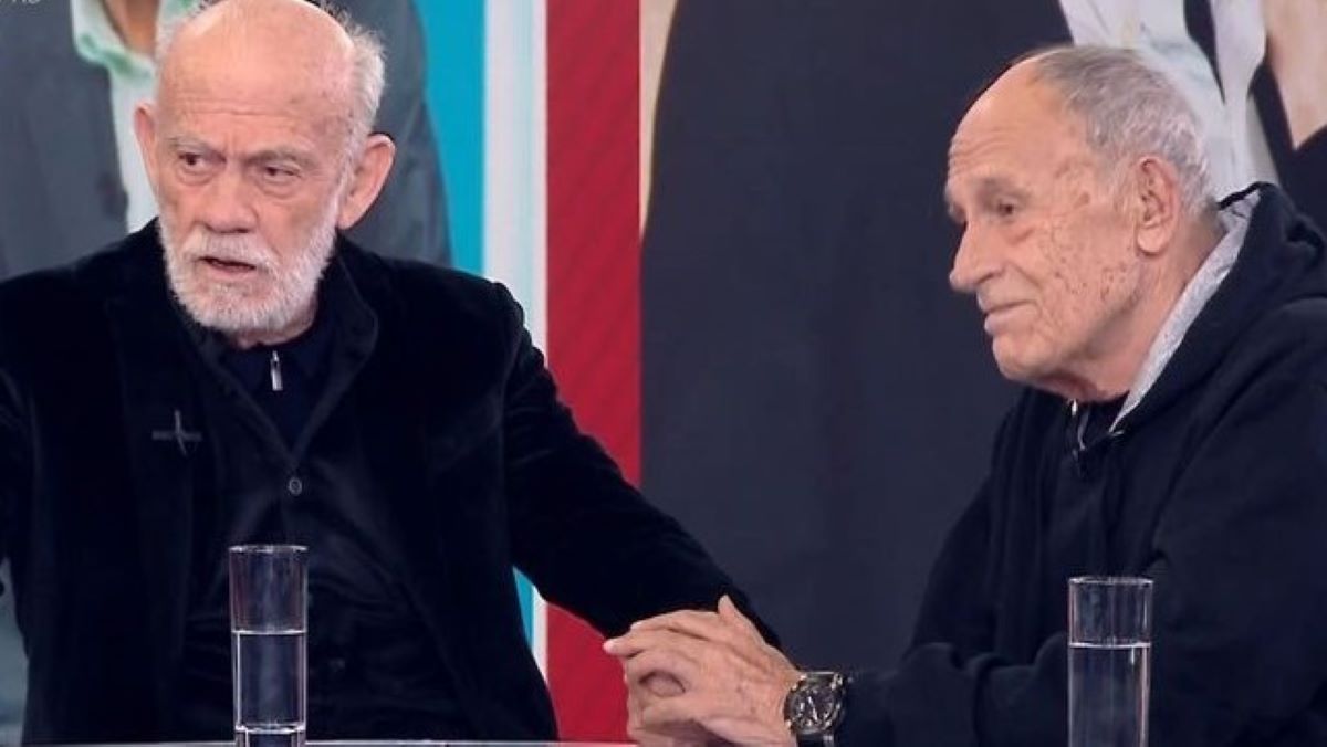 O Γιώργος Λιάνης και ο Γιάννης Δημαράς μιλούν για τη συνεργασία τους με τον Κώστα Χαρδαβέλλα: «Ήμασταν τρία παλιόπαιδα…»