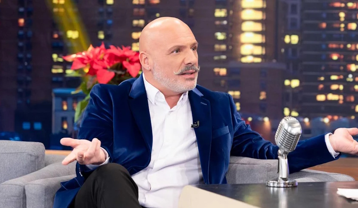 Νίκος Μουτσινάς: «Δεν τρελαίνομαι να με παίζουν οι εκπομπές, δεν με νοιάζει να υπάρχει δημοσιότητα»