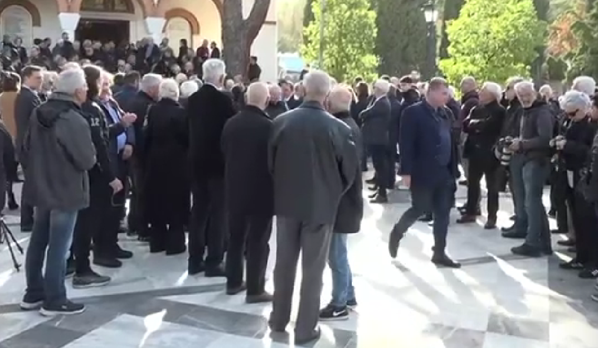 Σε κλίμα συγκίνησης το τελευταίο «αντίο» στον Νίκο Σαργκάνη