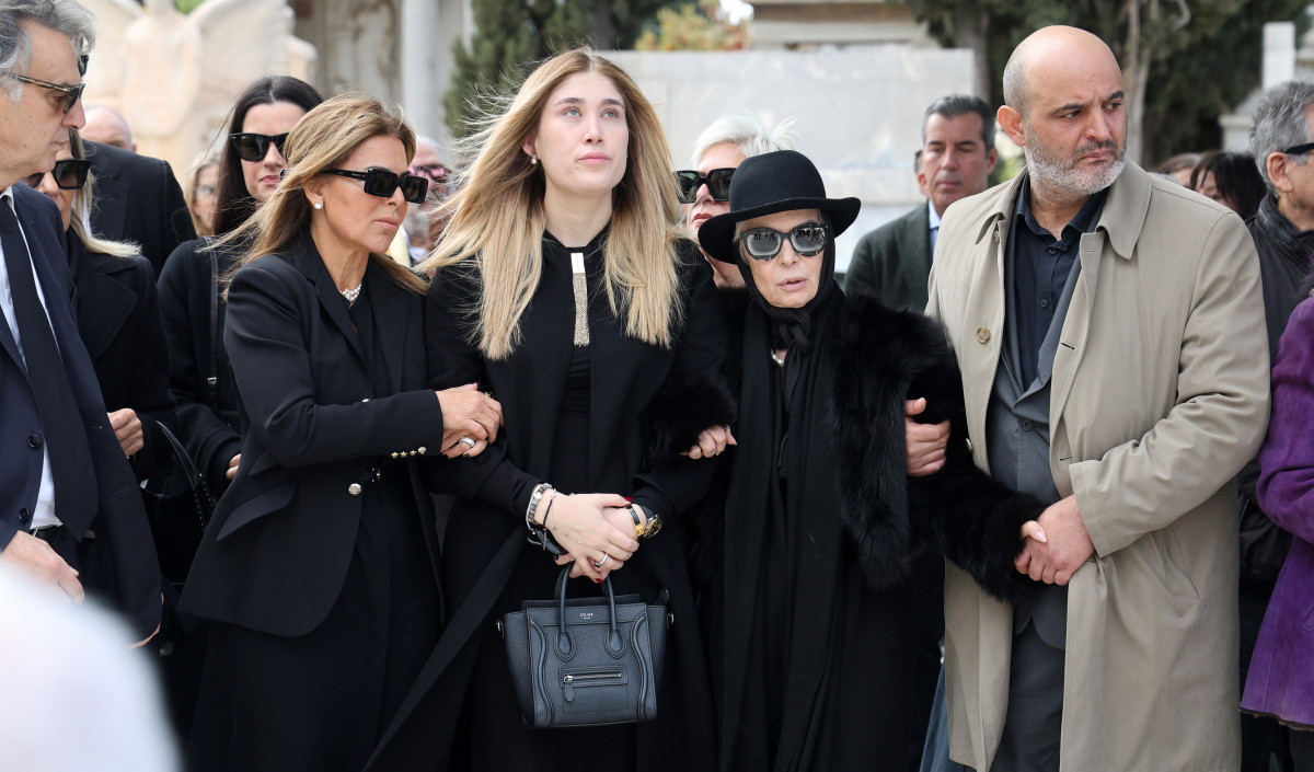 Δημήτρης Σούρας: Απλή και σεμνή, η επιμνημόσυνη δέηση για τις 40 ημέρες από τον θάνατό του