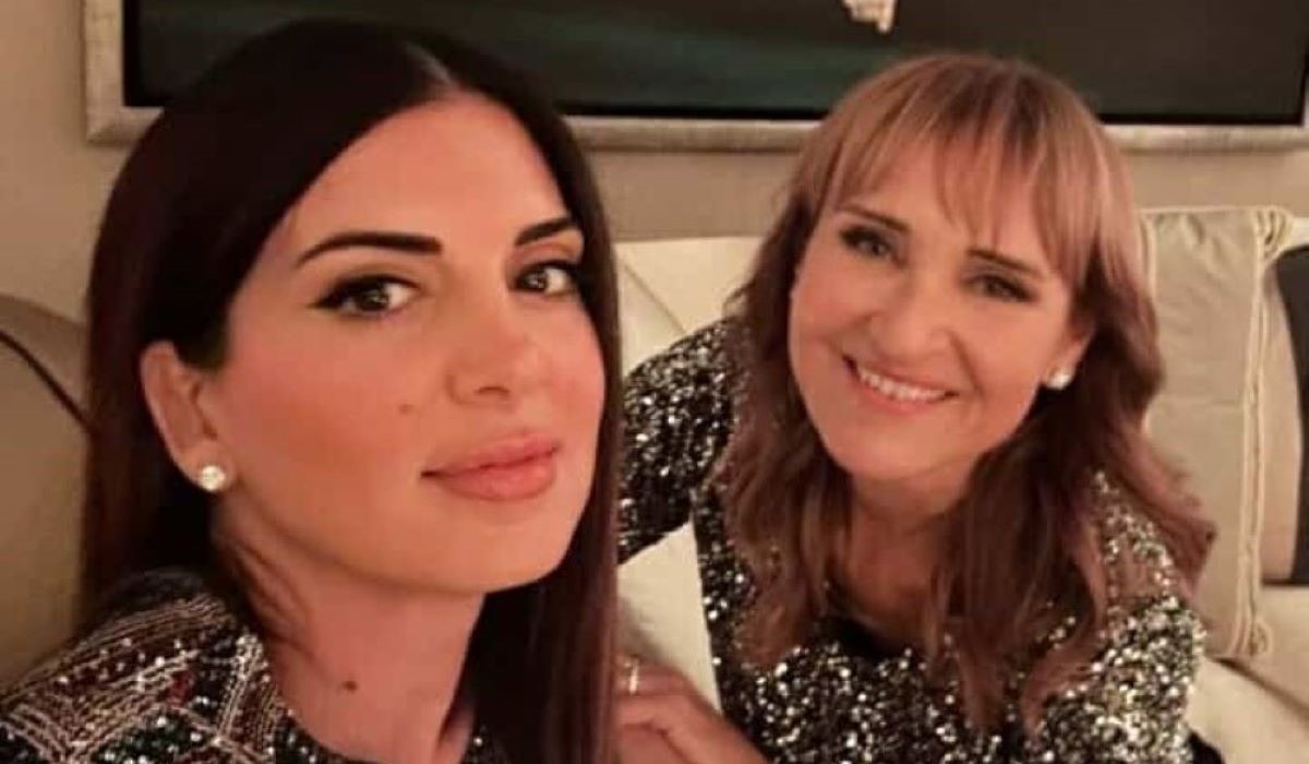 Η Σταματίνα Τσιμτσιλή, η Τατιάνα Στεφανίδου και η Μάρα Ζαχαρέα με glam looks σε pre christmas δείπνο