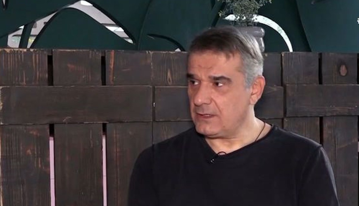 Κώστας Αποστολάκης: «Μόνο η προσευχή μου μπορεί να μου δώσει απάντηση για έναν άλλον γάμο»