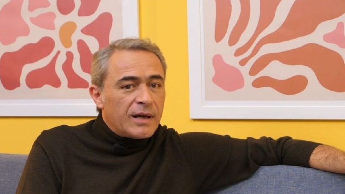 Θανάσης Κουρλαμπάς: «Όταν έχασα την μητέρα μου, το ίδιο βράδυ είχα παράσταση…»