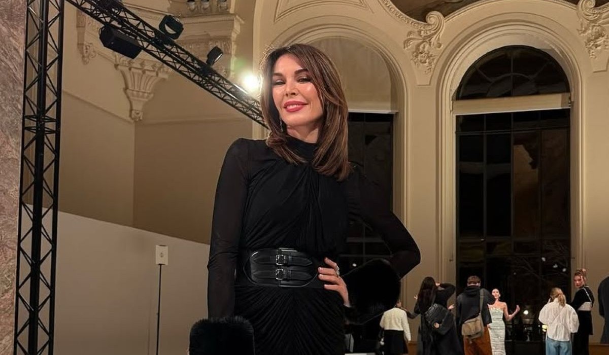 Τατιάνα Στεφανίδου: Ποζάρει στο εντυπωσιακό fashion show της Celia Kritharioti στο Παρίσι!