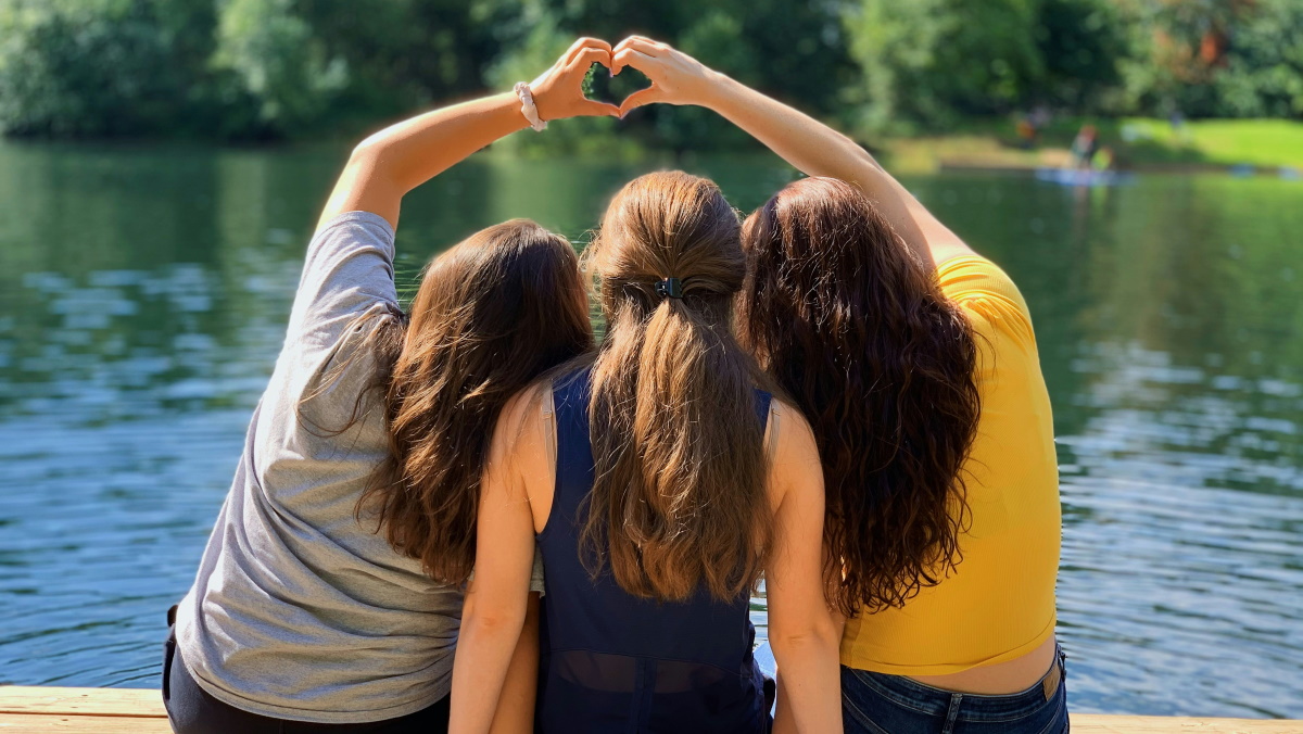 Galentine’s day: Η ημέρα πριν από τον Άγιο Βαλεντίνο έχει τη δική της γιορτή και δεν χρειάζεται να είστε ερωτευμένες