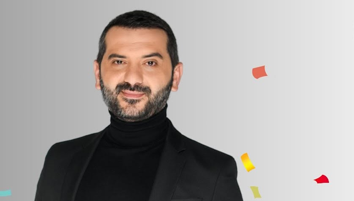 Λεωνίδας Κουτσόπουλος: Απαθανατίζει τη στιγμή που ο γιος του, Κίμωνας παίζει ντραμς