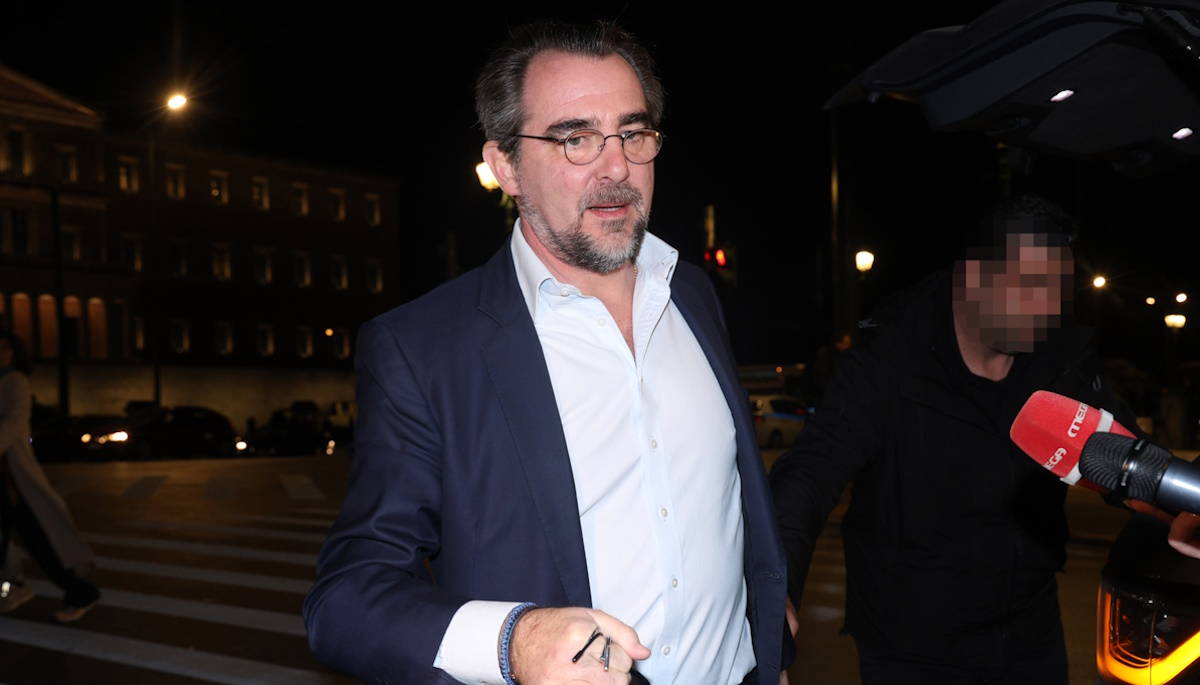 Νικόλαος Ντε Γκρες: Έφτασε στον χώρο που θα πραγματοποιηθεί το δείπνο μια μέρα πριν από τον γάμο του με τη Χρυσή Βαρδινογιάννη
