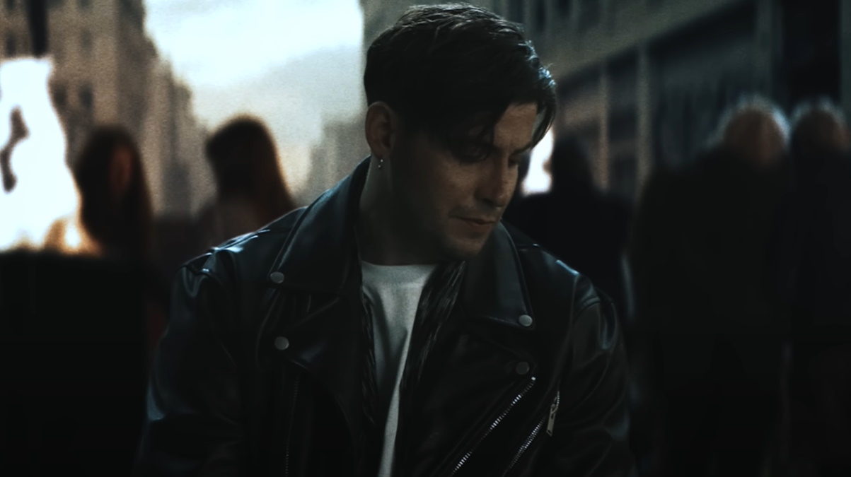 Αναστάσιος Ράμμος: Το συγκλονιστικό music video του νέου του τραγουδιού «Ελλάδα μου» και το μήνυμα που στέλνει