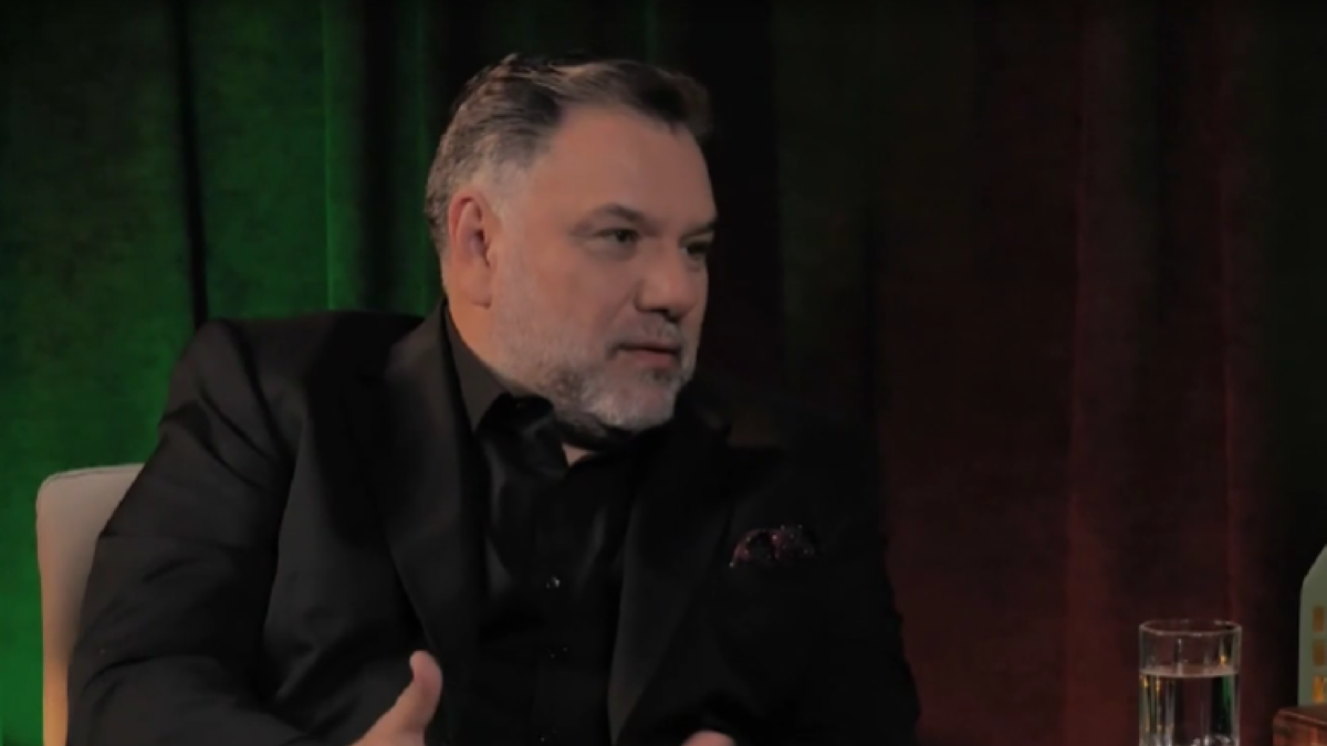 Γρηγόρης Αρναούτογλου: «Κάποτε πέρασα την φάση της θρησκοληψίας και ήμουν πολύ δυστυχισμένος…»