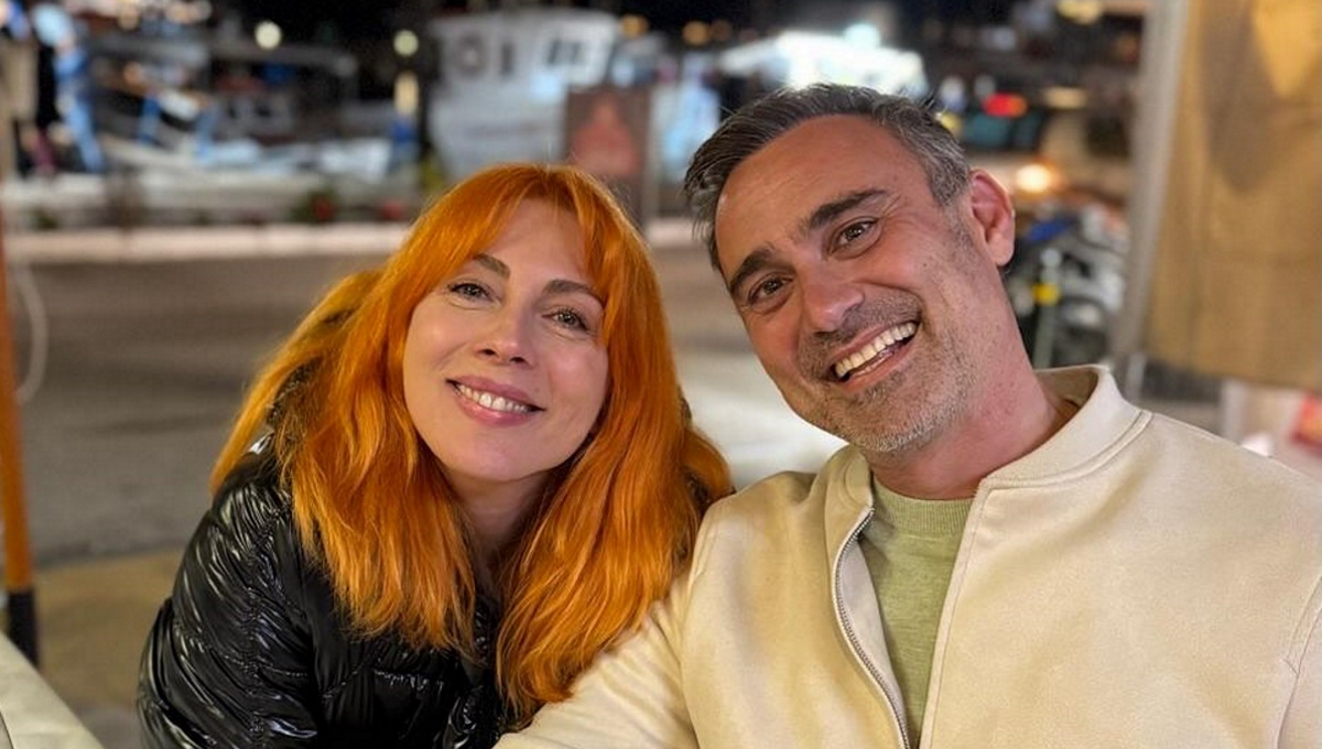 Γιώργος Καπουτζίδης – Σμαράγδα Καρύδη: Γιόρτασαν μαζί την 25η Μαρτίου στην Αίγινα