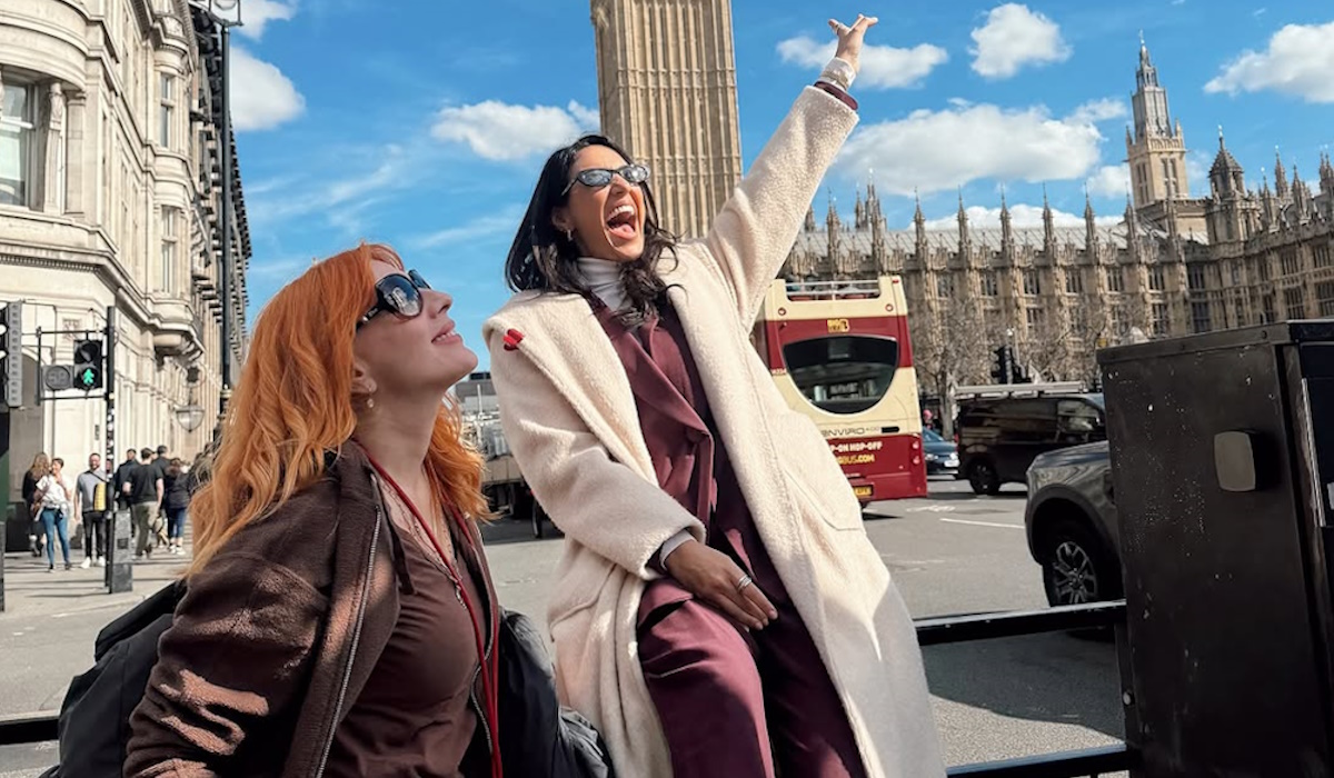 Ευγενία Σαμαρά: Ποζάρει μπροστά στο Big Ben μαζί με τη Σμαράγδα Καρύδη!