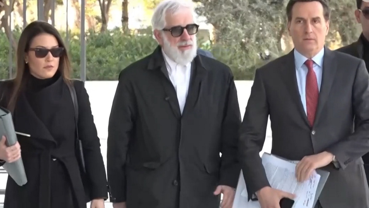 Ένταση στη δίκη του Πέτρου Φιλιππίδη: Πρόστιμο 500 ευρώ σε Δανδουλάκη, Δροσάκη και Παπούλια