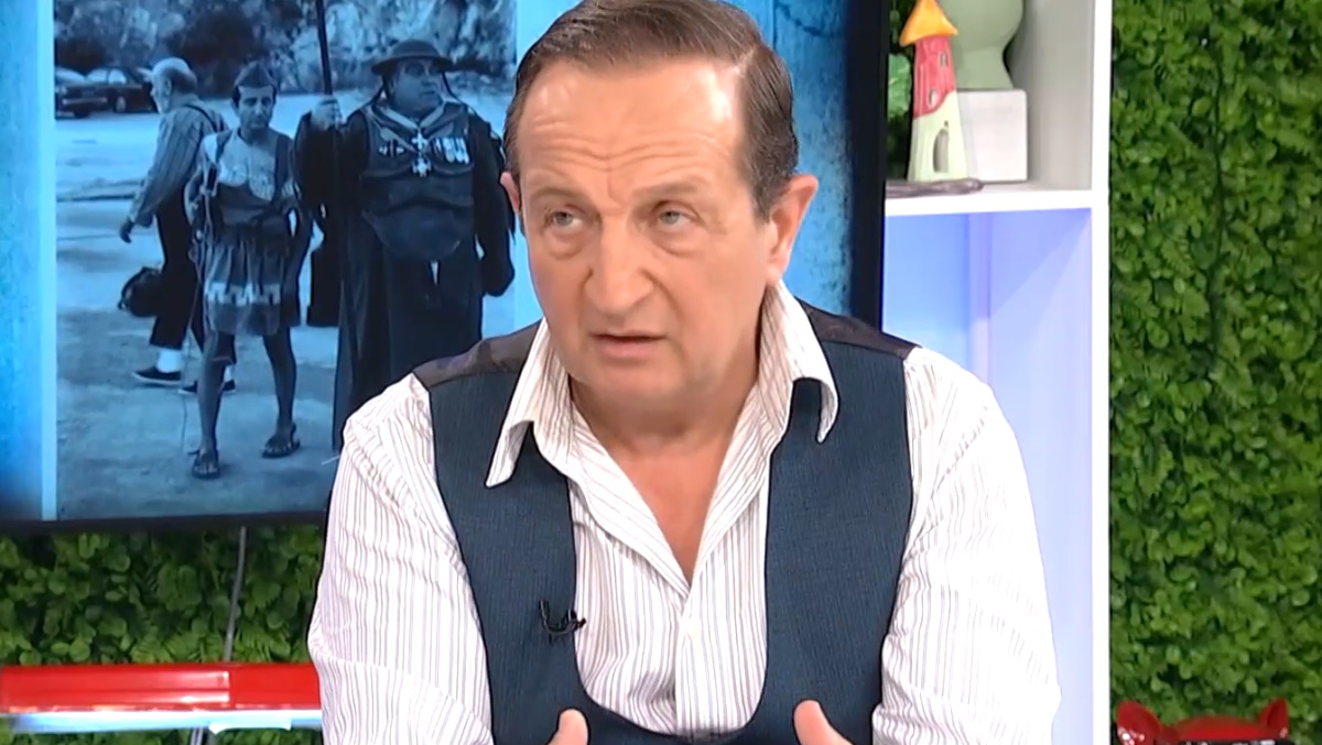 Σπύρος Μπιμπίλας: «Τα σημερινά πρωτοσέλιδα είναι ελεεινά, όταν λες ότι αγαπάς κάποιον δεν σημαίνει ότι έχεις σχέση μαζί του»