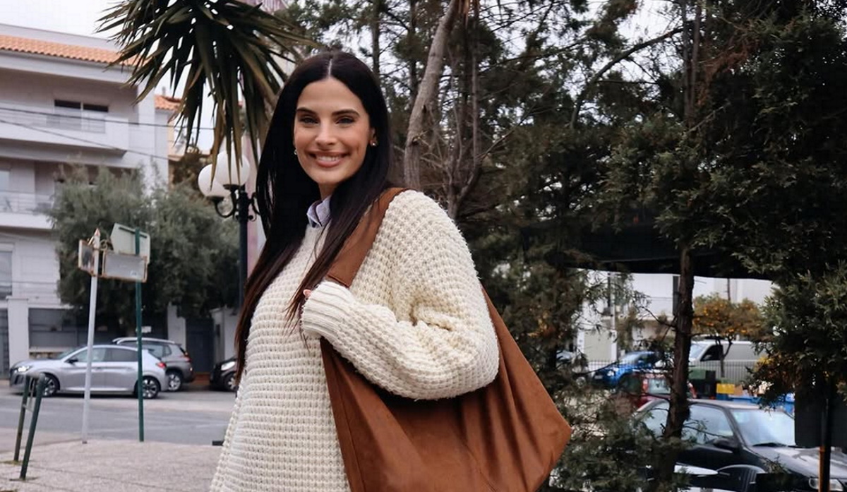 Χριστίνα Μπόμπα: Η απόδραση με τις δίδυμες κόρες της και τον Σάκη Τανιμανίδη