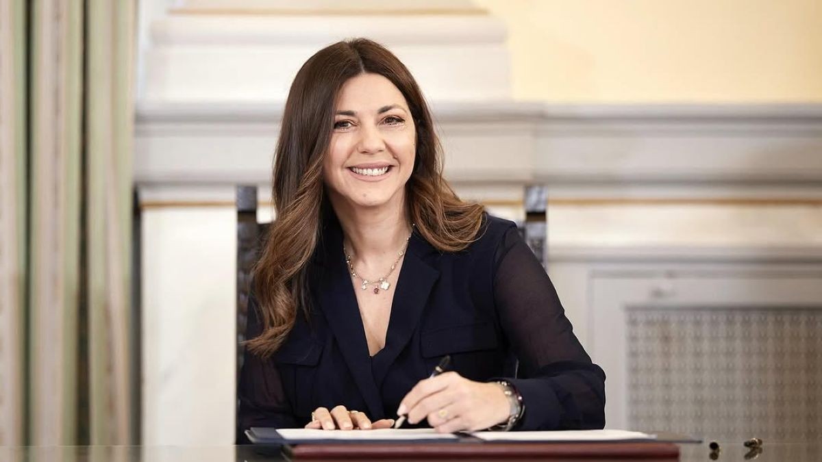 H Σοφία Ζαχαράκη και η διαχρονική σημασία του Little Black Dress