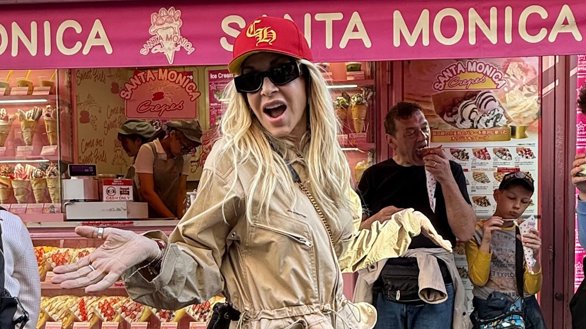 Άννα Βίσση: H street style εμφάνιση της με cargo jumpsuit στο Τόκιο