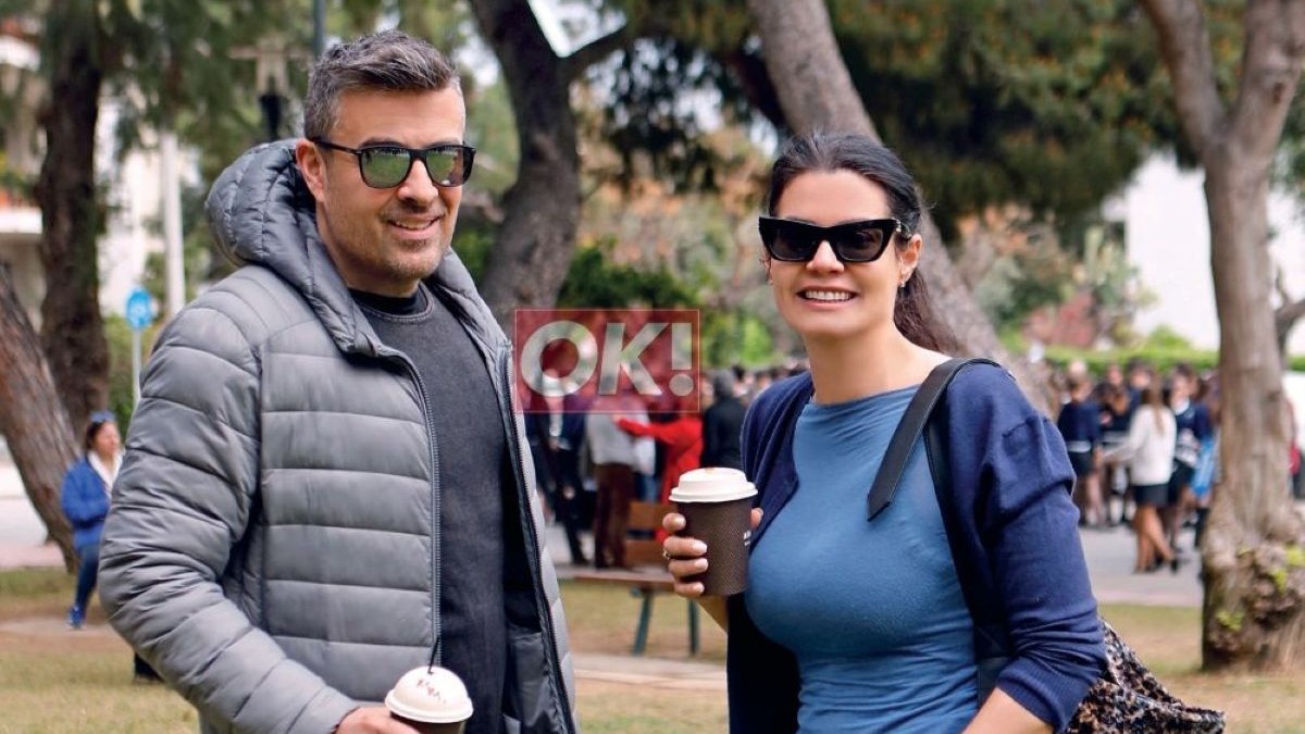 Γιάννης Αϊβάζης – Μαρία Κορινθίου: Μαζί στην παρέλαση της κόρης τους στο Παλαιό Ψυχικό