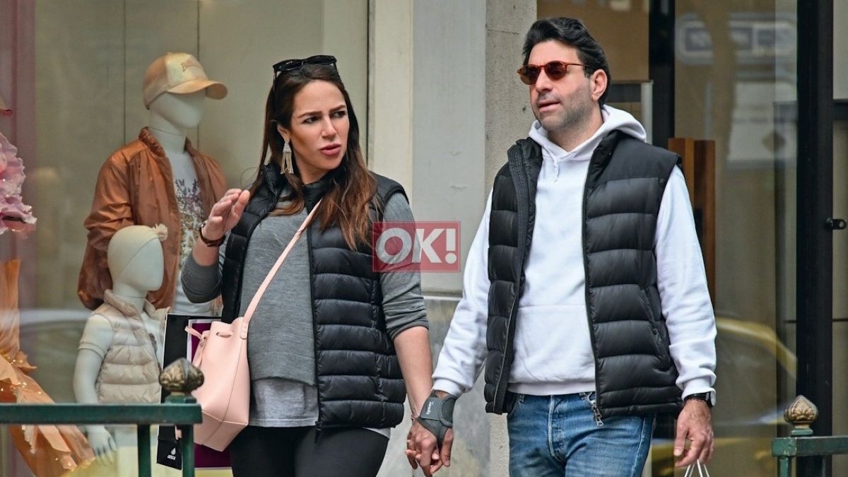 Δόμνα Μιχαηλίδου – Λεωνίδας Μαντωνάκης: Βόλτα στο Κολωνάκι λίγο πριν έρθει στο κόσμο ο γιος τους