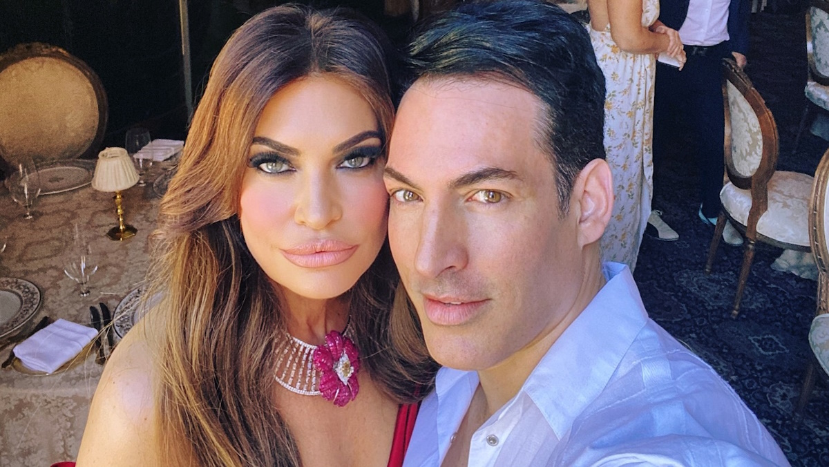 Κίμπερλι Γκιλφόιλ: Η fashion ιστορία του σχεδιαστή που εμπιστεύεται για το δυναμικό της ύφος