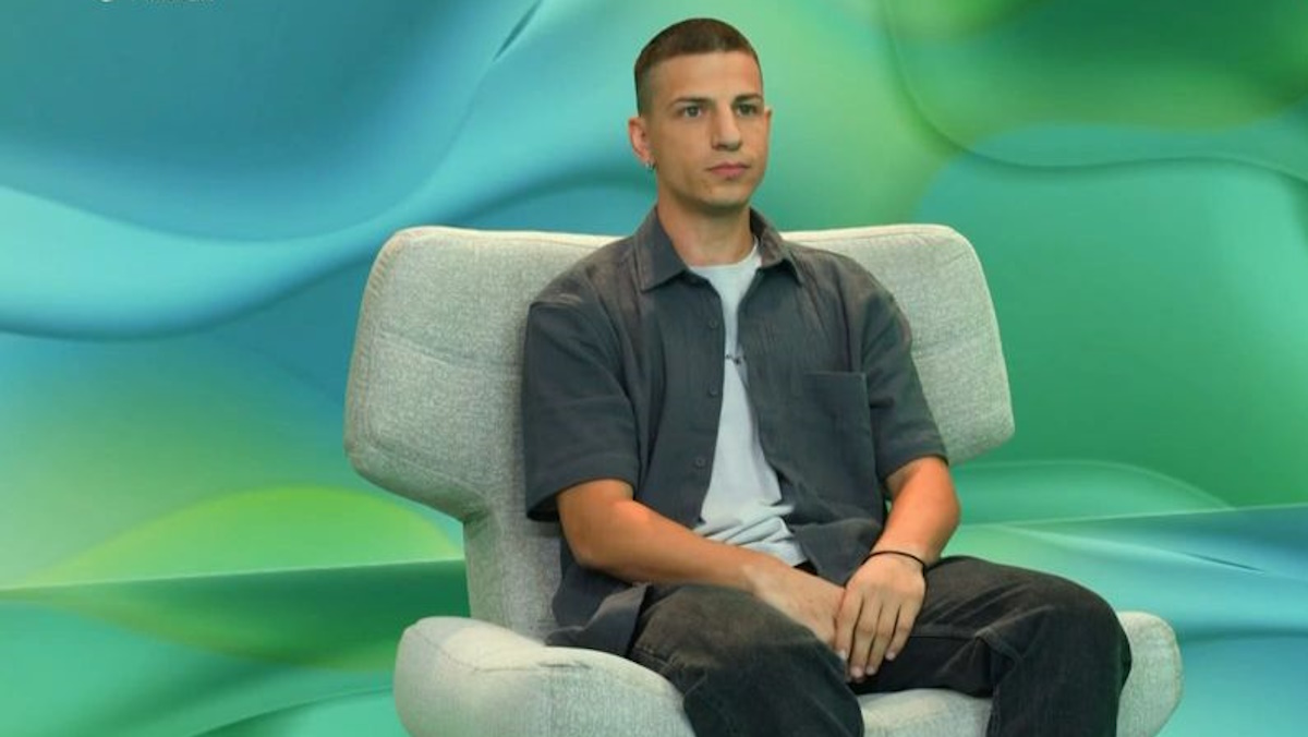 Νίκος Ζαφειράκης: Η είσοδος στο πλατό του Big Brother και το συγκινητικό «αντίο» στη γιαγιά του