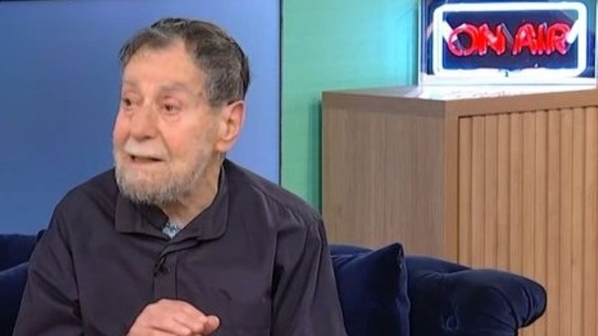 Πατέρας Φιλόθεος Φάρος: H συγκλονιστική εξομολόγησή του – «Ο πατέρας μου ήταν μέθυσος. Μεγάλωσα σε σκληρές συνθήκες»
