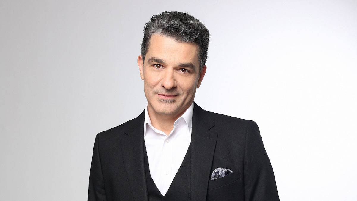 Big Brother: Απόψε η πρεμιέρα με την είσοδο των παικτών – Δείτε το πλατό που θα καλωσορίσει ο Πέτρος Λαγούτης τα πρόσωπα