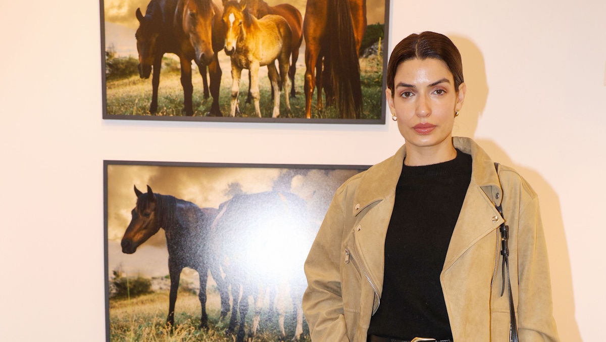 Τόνια Σωτηροπούλου: Πώς φόρεσε το suede biker jacket τον Απρίλιο