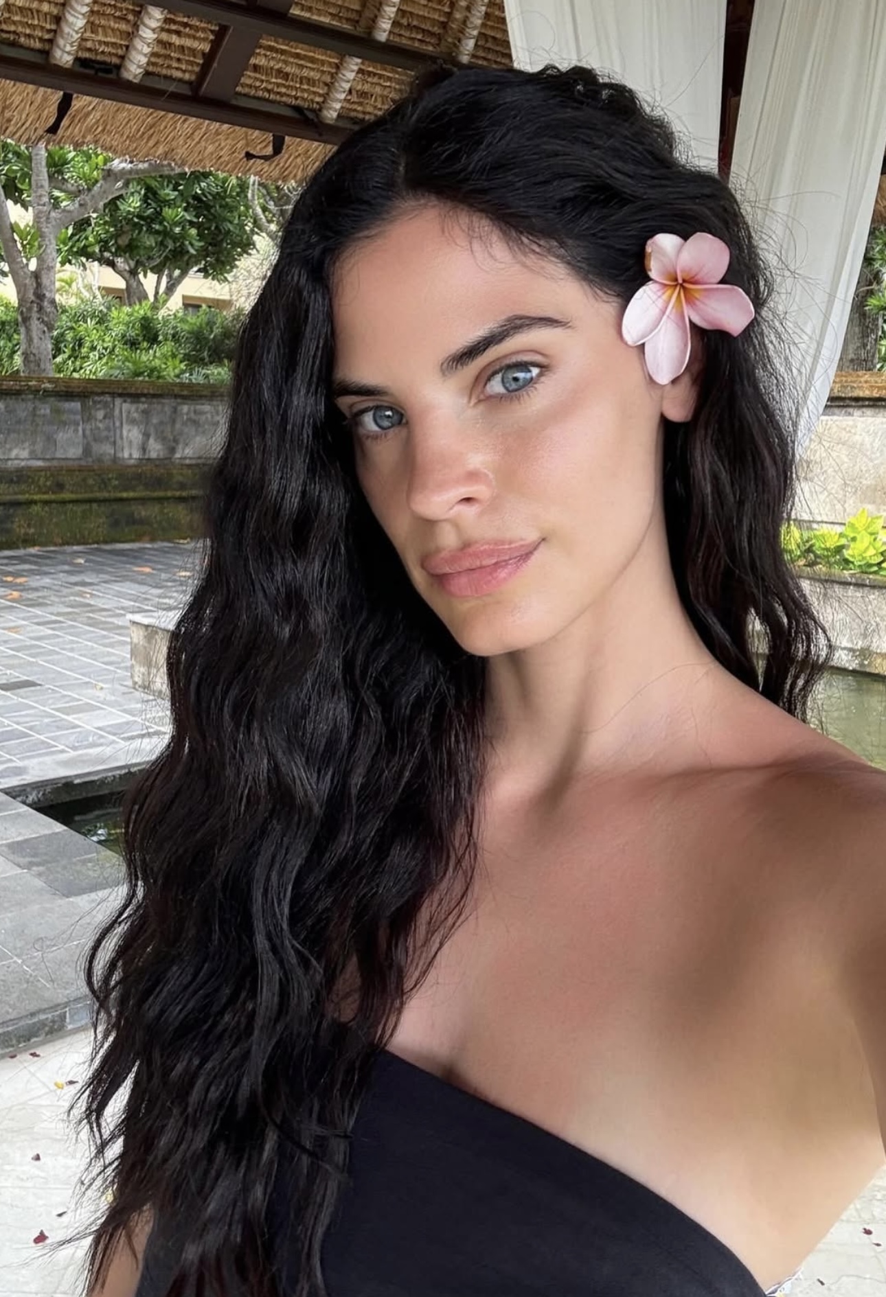 Η Χριστίνα Μπόμπα με mermaid waves
