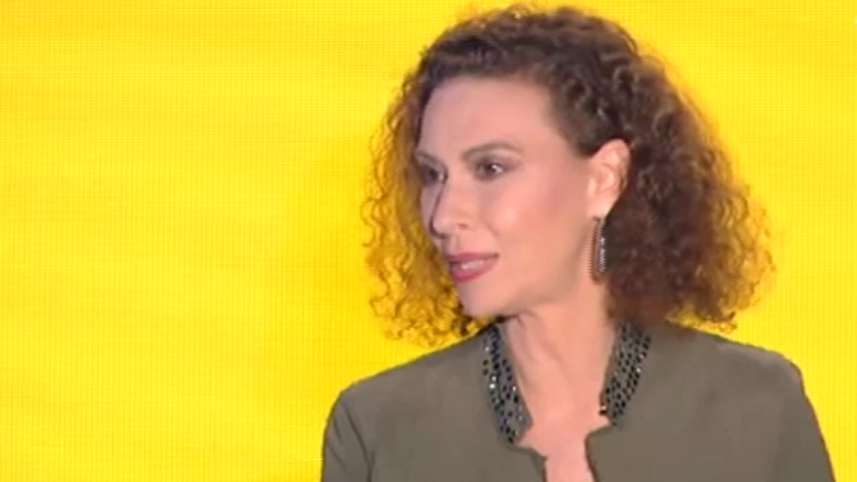 Δώρα Χρυσικού: Η ιστορία της από το παρελθόν – «Στο Λύκειο την έχασα, έστελνα τα γράμματα και χάνονταν…»
