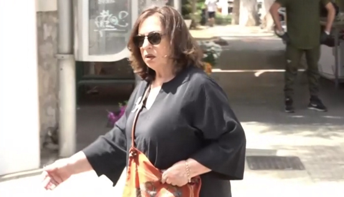 Αχιλλέας Θεοφίλου – Συγκινεί η Χάρις Αλεξίου στην κηδεία του: «Αγαπηθήκαμε, παντρευτήκαμε και…»